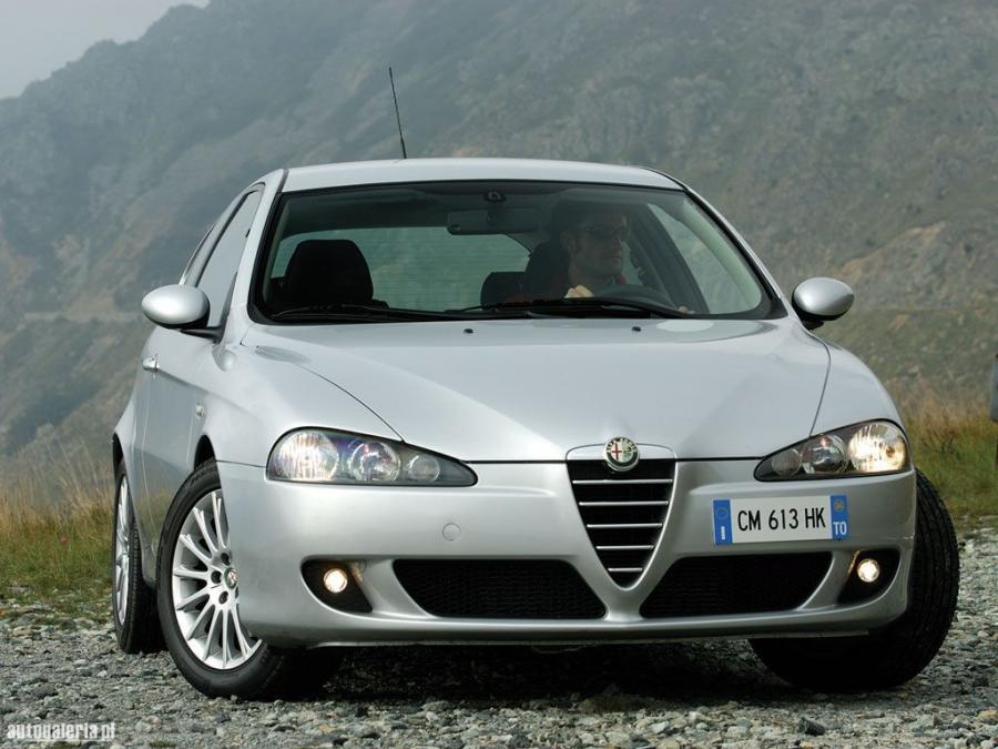  Alfa Romeo 147 3-Door (937A) 2001 года  (UK) (фото 22 из 25)